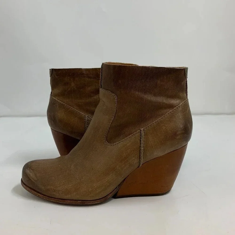 Kork Ease Women's Michelle Leather Side‎ Zip Wedge Bootie Size 8.5